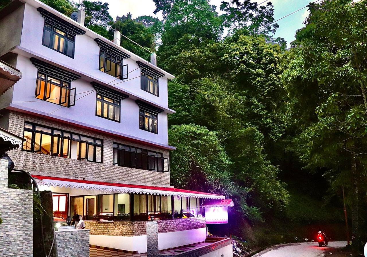 Daksha Pelling Nest Hotel Exterior foto