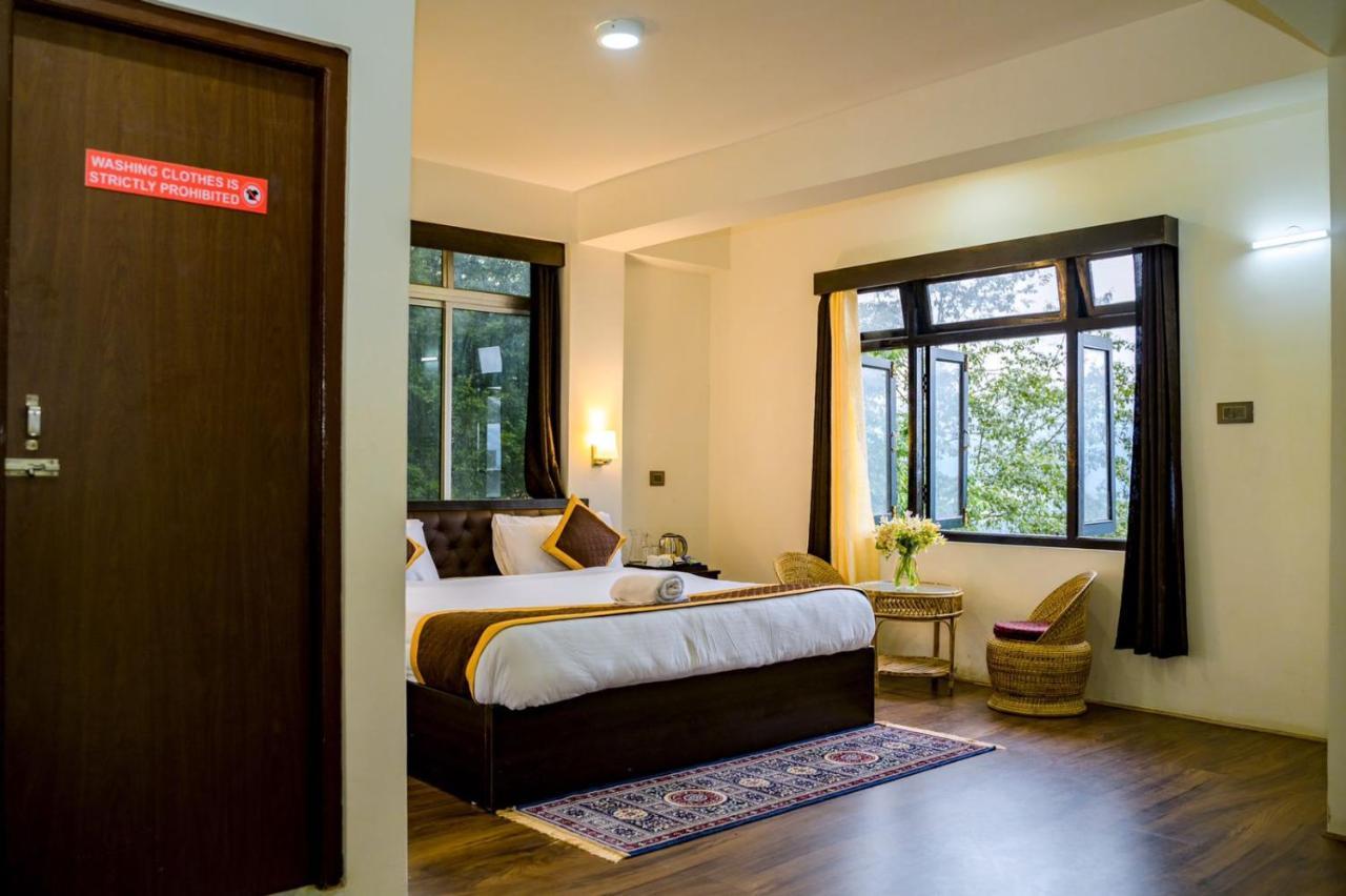 Daksha Pelling Nest Hotel Exterior foto