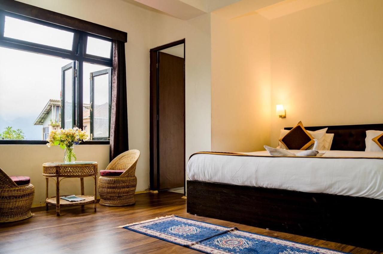 Daksha Pelling Nest Hotel Exterior foto