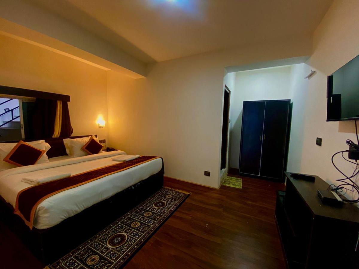 Daksha Pelling Nest Hotel Exterior foto